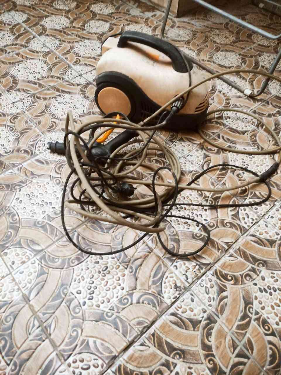 للبيع 25 منو يجي ياخذة + شغالة
