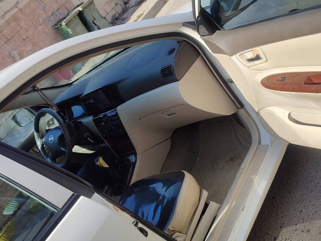 السلام عليكم بيوايدي موديل12 كير عادي مكينه مال حاويه  شادها منضومه تبريد كلها جديده فريز راديتر كمبريسر 
كلج جديد باتري جديد عنبار بريك وكلج جديد مراوح ثنينهم جدد تخم تاير جديد  سياره فقط هلالت خلفيه  معمره  نقص دعاميه اماميه مكسره  وجوزه صباحيه    رقم بغداد 
سعر 50وبيه مجال  واكو ارخص بس متلكاها كامله  هم تصررف عليها  
*********** واتساب
