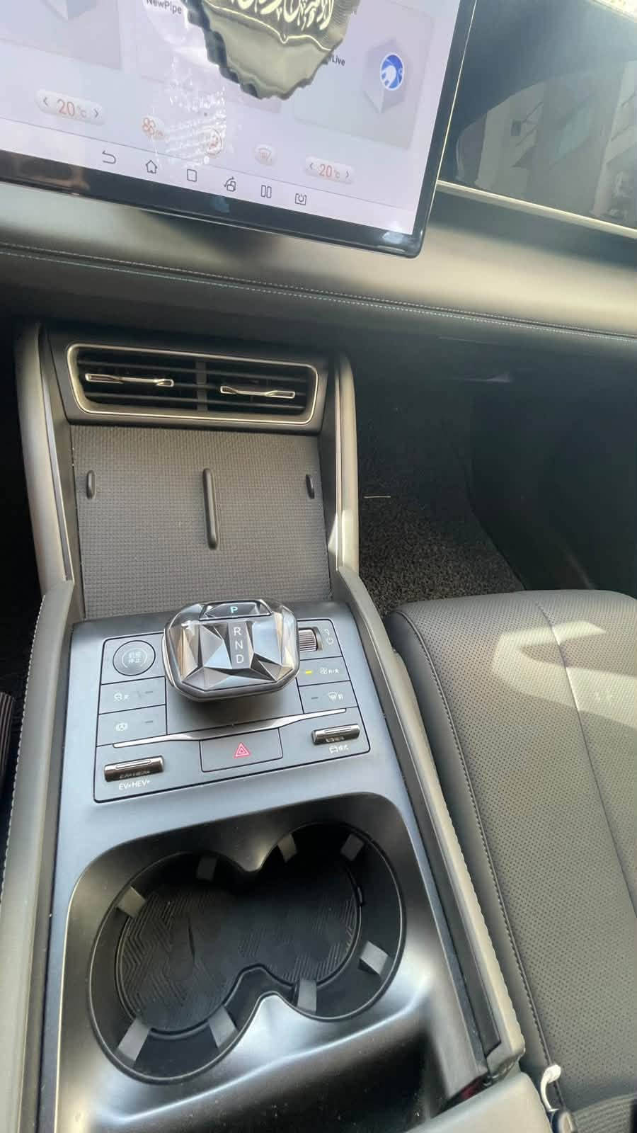 السلام عليكم
Byd كن بلس فئة L
السياره فول مواصفات جلد شاشة دواره بنراما السياره جديده نضيفه ماشية 20 الف علامة ضوئية 
بغداد بسمي
***********
السعر 24 مليو و 500

نص مكتوب في الصور:
- 000-31702727 - 11/12/2021 - IAA Inc.