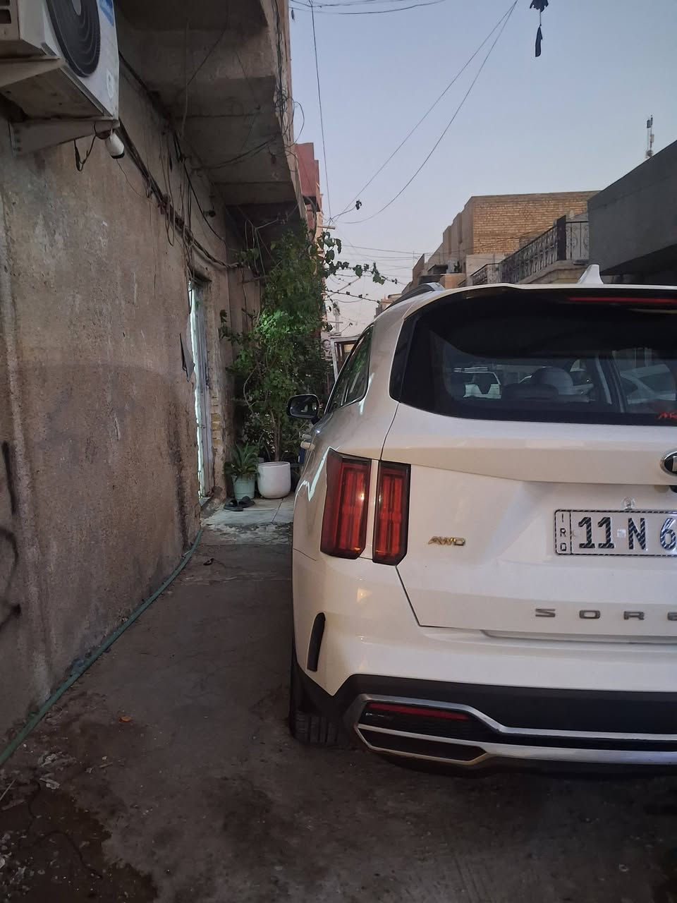 سلام عليكم  سورنتو موديل 2021  خليجي فول  4كامرات فورويل جلد كشنات تدفئه تبريد  مشيه 74 كيلو متر سيارة بسمي  سيارة اعلة فئه بل سورنتو  سونار مرفوق بل منشور رقم *********** بغداد شارع حيفا
