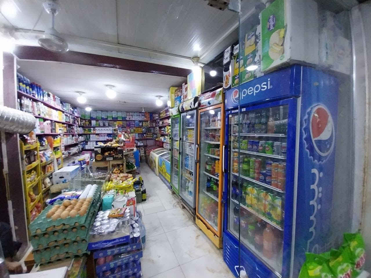 السلام عليكم
محل أسواق للبيع في منطقه الفلاحيه 
خلف صيدلية السلسبيل تحتوي على اثاث كامل مع بضاعه كامله 
المحل شغال تحتوي على أربع برادات عموديه و٤ مجمدات بطحيه مع عارضه وسطيه ورفوف وسبلت ٢طن توسوت
للاستفسار اكثر الاتصال على الرقم ***********
