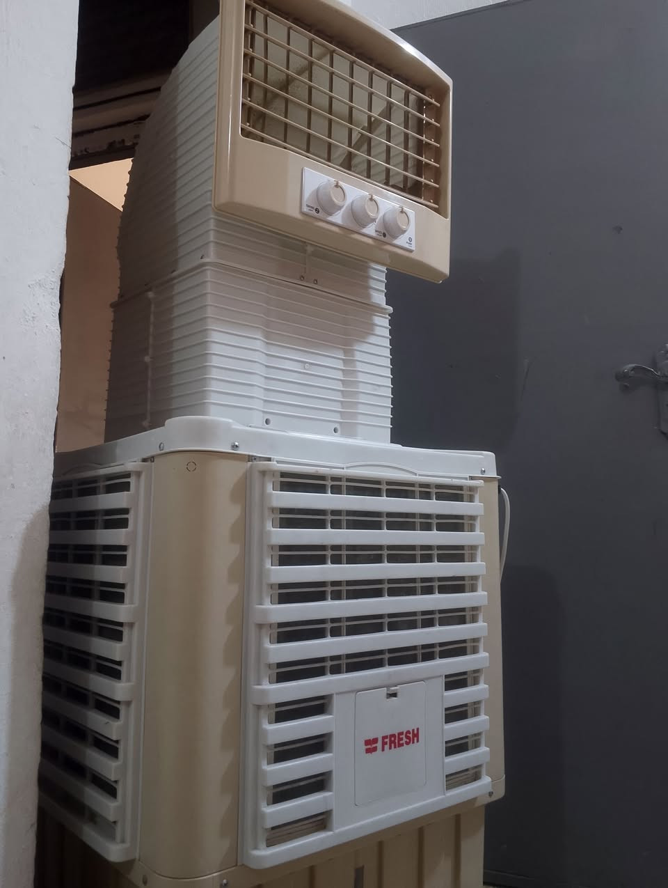 مبرده جديده هاذ موسم اشتريته 350 واريد ابيعه 200وبيه مجال جديده مكان زعفرانيه رقم***********
