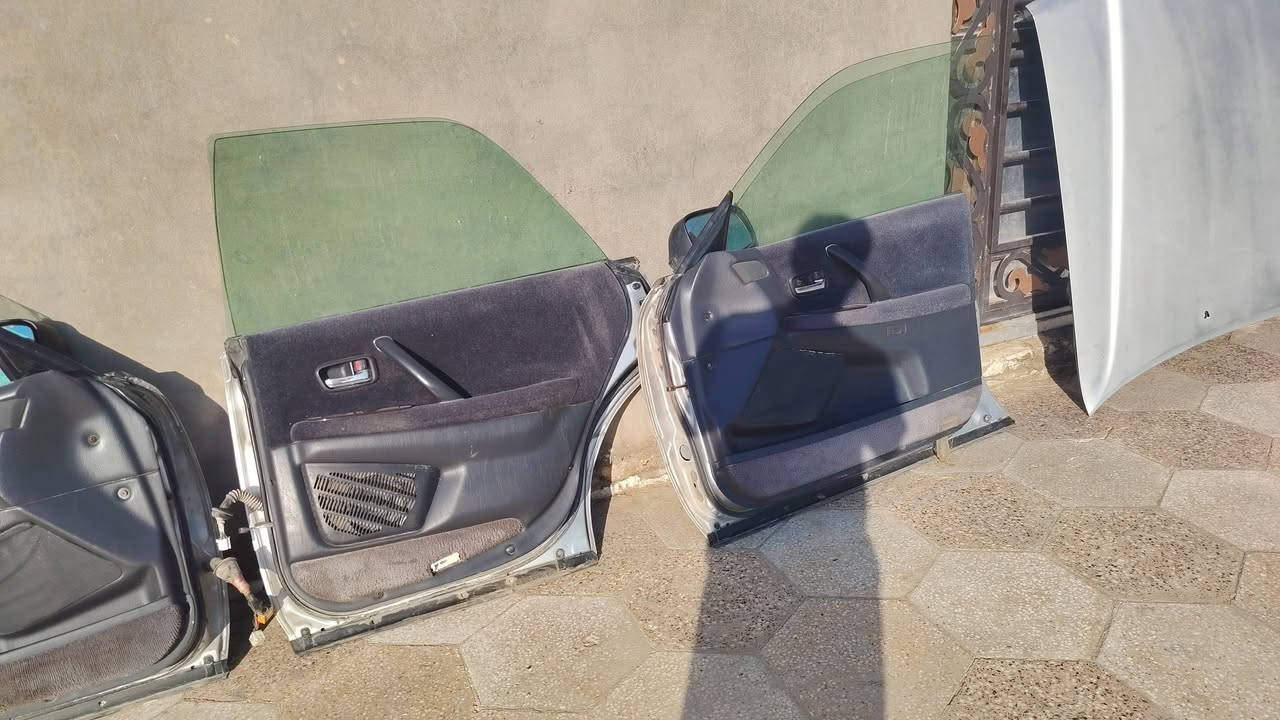 سلام عليكم فره وغرفه كامله راس الثور سلفريه نضيفات لبيع ***********
