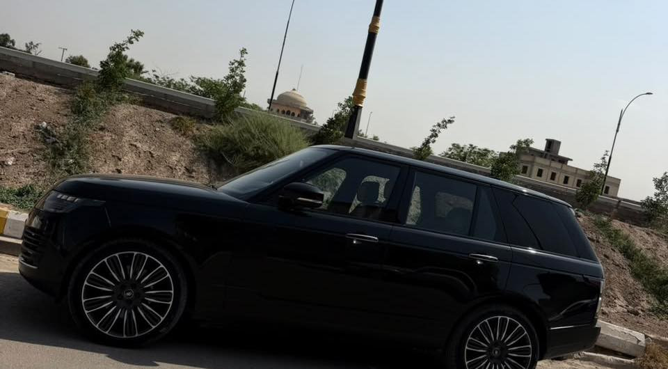 رانج روفر أوتو بايوغرافي 
موديل 2020 محرك V8 سوبر جارج

السيارة مناسبة جدا لان 👇
وارد امريكي دعاميه اماميه صبغ فقط 
و الباقي مكفول من الصبغ

مغلفه بالكامل ppf
رقم بغداد 
عداد 25 ألف ميل
شاشات خلفية كامرات 360 رادار 
مسند خلفي كهربائي 
دوسات أبواب شفط
فول مواصفات 1/1

🟧 السعر سوي تعليق تصلك رسالة💌
رقم صاحبها ***********

نص مكتوب في الصور:
- LAND-ROVER RANGE ROVER 2020