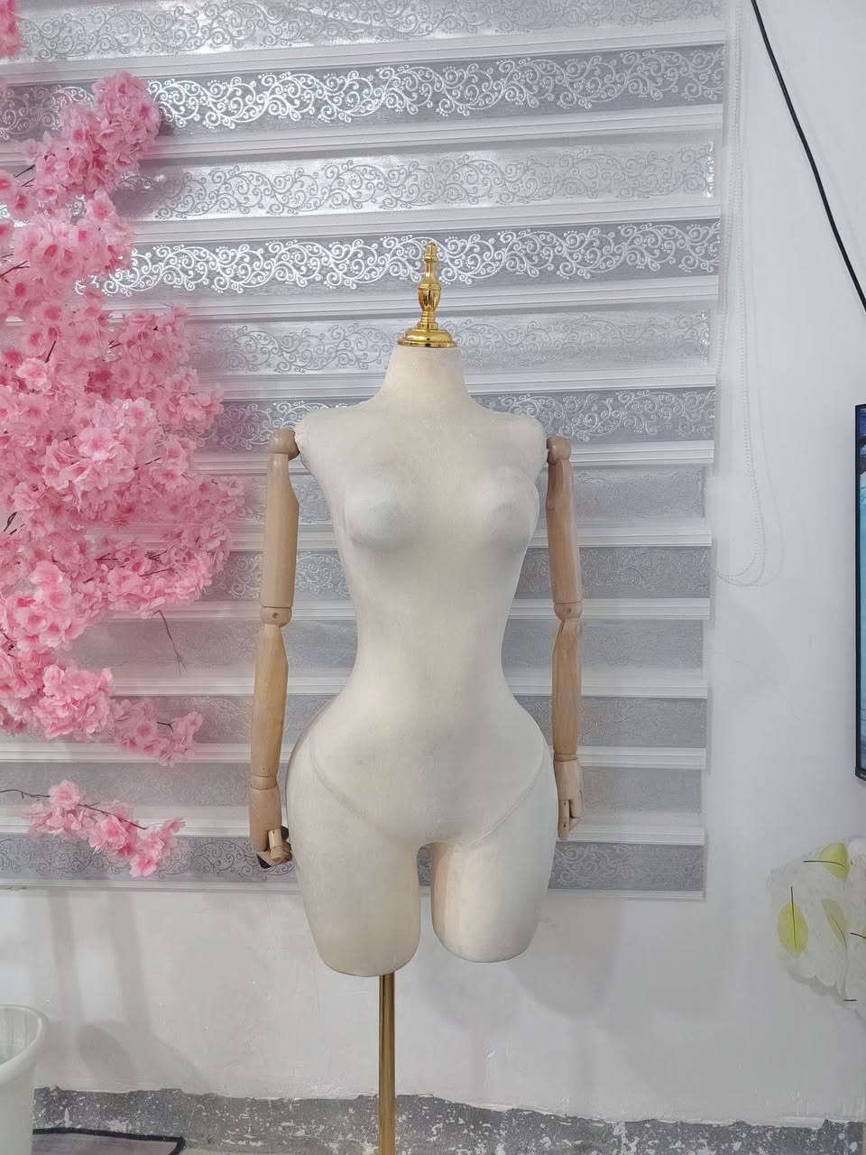 السلام عليكم ملكانه استخدام قليل جدا
نضافه 90 %. اصليه تركي
فوووم. نحت حجم 42
125 مع التوصيل قفل قفل قفل بدوون عمله ***********
