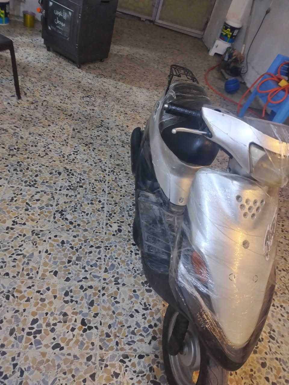 سلام عليكم دراجه بيجي دراجه رمبه واوراقهه وياهه كاامله من كهربايات وقفل جنطه ميحتاجله بس باتري سعرهه (٢٢٥ وبيهه مجال) رقم*********** واافق وشكراََ لل ادمن
