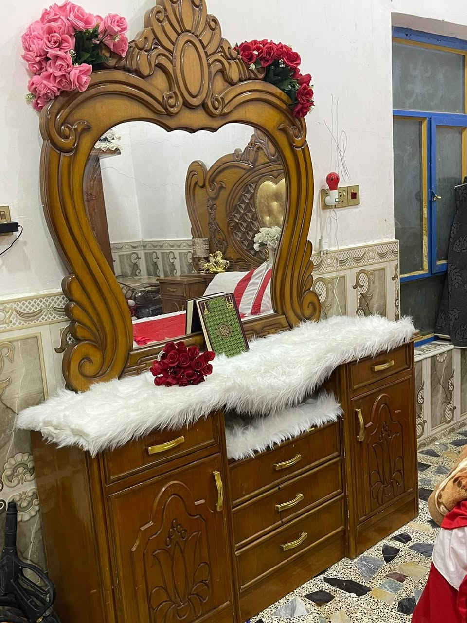 سلام عليكم غرفت نوم البيع تزكام جديده *********** السعر 1100وبيهه مجال
