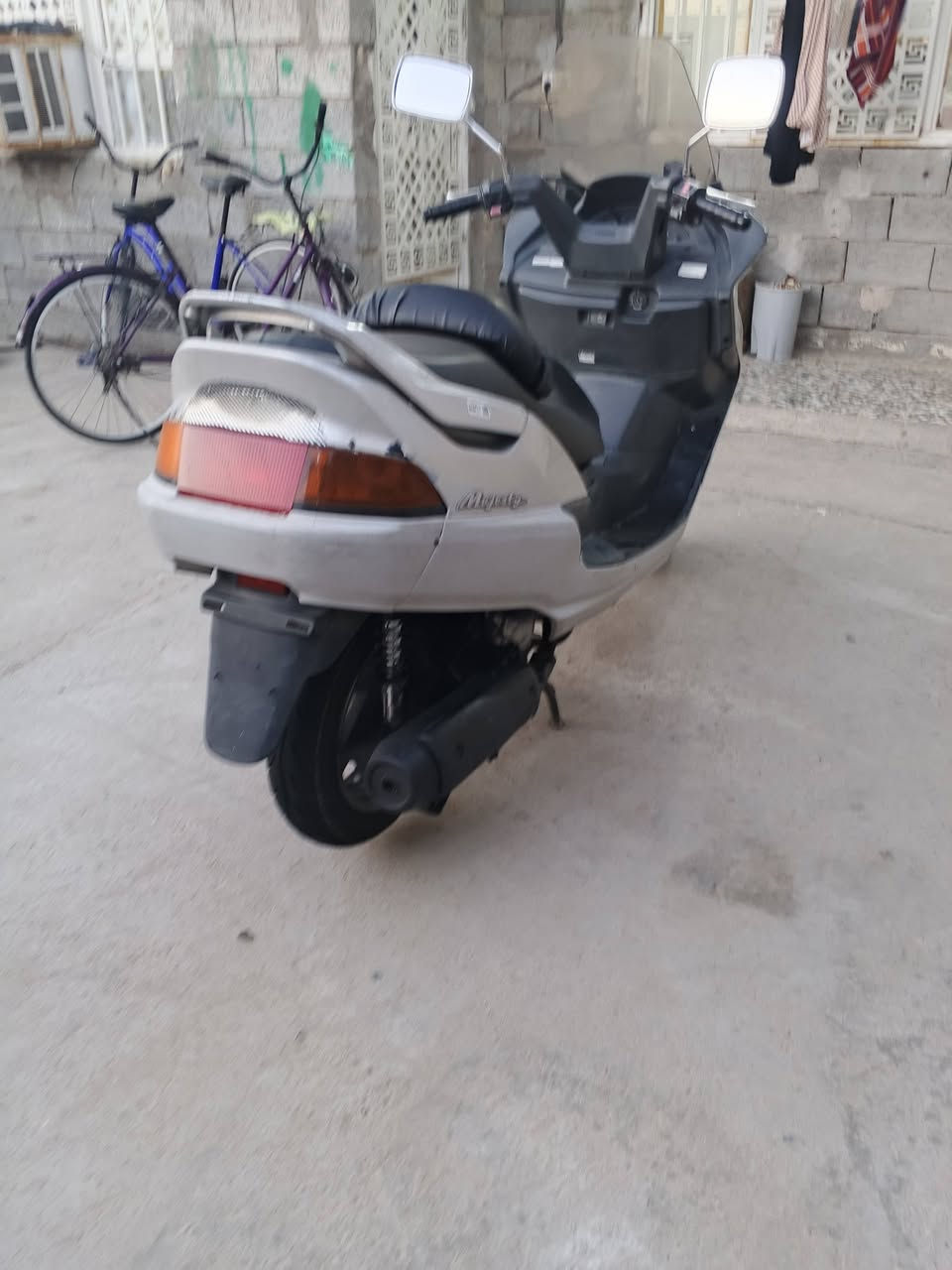 للبيع مكان جسر ديالى كلشي مابيه سعر 650 تاخضه من البيت ***********
