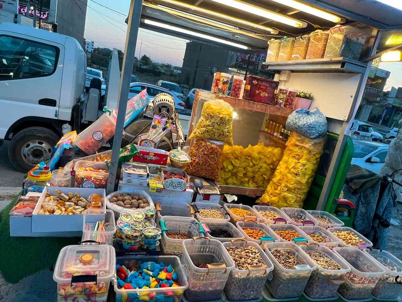 السلام عليكم عندي ستوته جديده كلش شحن بطاريات كبيره ما مستخدمه قليل وبسطيه متنقله للبيع كامله هيه عارضه جبس الكراده ومكينه حب ورفوف كرزات بس تفتح مرتبه السعر والتفاصيل خاص او واتساب ***********
