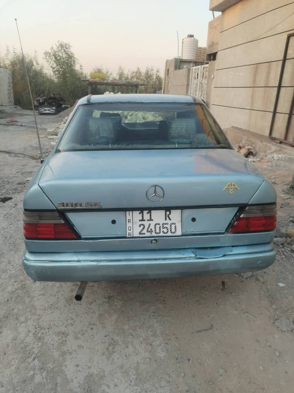 السلام عليكم  مارسدس دب موديل 88
محور مكينه وكير بطه 3000 سياره كير ومحرك بجيس حداديه 80 بلميه كلش حلوه ونضيفه  قواعد دبلات بلاد لاتصليح ولاملعوب بيهن داخلها حلو وجديد بطاين وكشنات ودشبول تبريد عوزه مروحة وغاز سنويه لل 31 تحويل مباشر سياره جاهزه وترايها وين متريد للبيع او مراوس حسب القناعه مكاني بغداد الزعفرانيه *********** السعر 40 وبيها مجال
