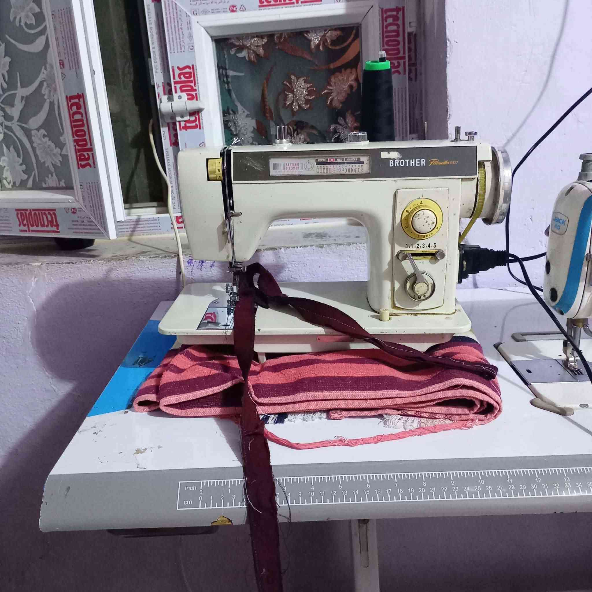 السلام عليكم
مكلف بنشر..... متاح مكاين خياطه للبيع 
1.. مكينه برذر خياط وتطريز السعر 100
2.. مكينه ام فراشه السعر 60
شغالت عل فحص وبيهن مجال بسيط بعد الفحص
المكان حصيبه السنجك الخاص مفتوح اوتصال
***********
