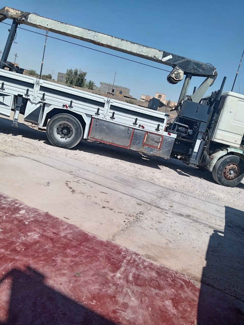 كرين 8طن ٤ رجلين ١ سليت سكانيه 13 رقم انبار جاهز لعمل***********
