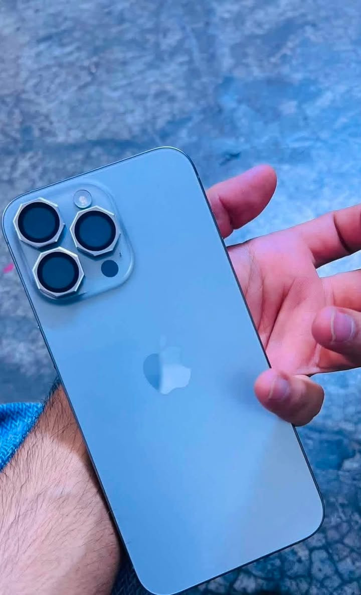 ايفون 15 برو ماكس • ٢٥٦ • قفل