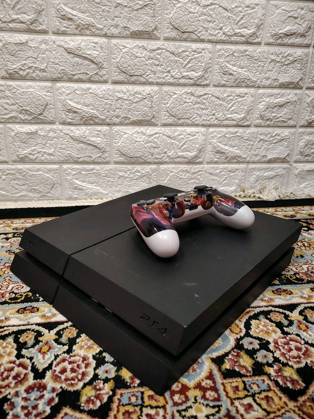 PS4 Fat 500Gb 
 * الجهاز مهکر، النظام 13:52 (أسرع نظام مهکر ) 🔥
 * يأتي مع يدة تحكم واحدة  🎮
 * مخزون به 5 ألعاب 📀
 * الجهاز مفتوح للتنظيف فقط، بشرط خالي من أي عيب 💯
 * ضمان لمدة 5 أيام
 * السعر 200 الف
 * يتوفر توصيل لجميع المناطق 🚕
للتواصل: ***********