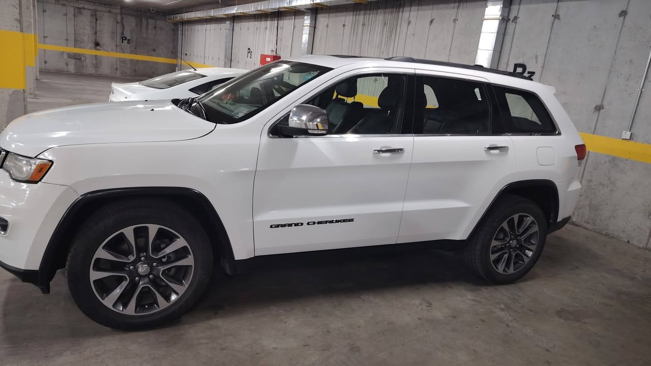 جيب گراند شيروكي - Jeep Grand Cherokee

‏‎‏‎وراد امريكي .     —    بدون ايرباك 

‏‎‏‎الموديل           —    2018

حجم المكينه   —     3600/ V6

‏‎‏‎اللون               —     ابيض     

‏‎‏‎المسافه المقطوعه — 65.000mi

‏‎‏‎حاله السياره.    —    (قطعه صغيره جاملغ امامي 4 اصابع )

‏‎‏‎المواصفات 
‏‎‏‎- بصمة تشغيل 
‏‎‏‎- بصمة أبواب 
‏‎‏‎-تشغيل عن بعد 
-رادار خلفي 
‏‎‏‎-كشنات جلد 
-كشنات اسود 
* شاشه ديجتال 
-ستيرن كهربائي 
-اشاره بالمرايه 
-فتحت سقف  
‏‎-دبل اكسل 
‏
‏‎-وضعيات قياده 
-كشن السايق خزن ميمور
-كشنات اماميه تبريد 
-ستيرن تدفئة
‏‎‏‎- ستيرن بحركه كهربائيه 
‏‎‏‎- تبريد مركزي 
‏‎-صندوق كهربائي 
‏‎
‏‎‏‎-تحكم ستيرن جهتين 
‏‎‏‎-تحديد سرعه 
‏‎‏‎-مانع انزلاق 
‏‎‏‎-كامره خلفيه
رقمها بغداد 
التواصل اتصال أو وتساب ***********
السعر 170قفل
