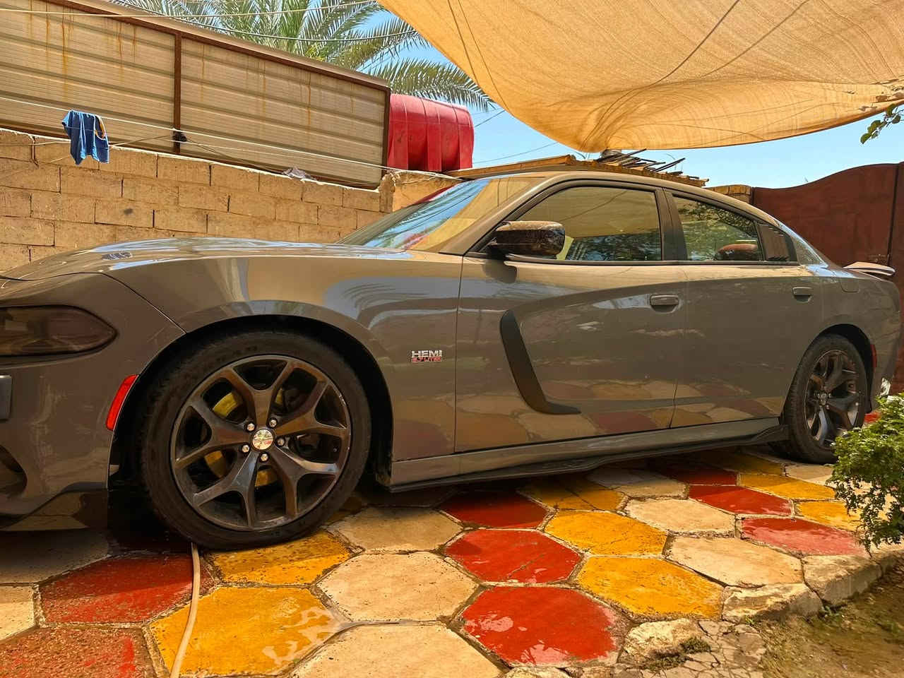 السلام عليكم جارجر للبيع rt 
موديل 2019) لون سمنتي بيها حزام صبغ كلير  
رقم بغداد بسمي سيارة جاهزه   
سعر 165 بيها مجال
‏***********
