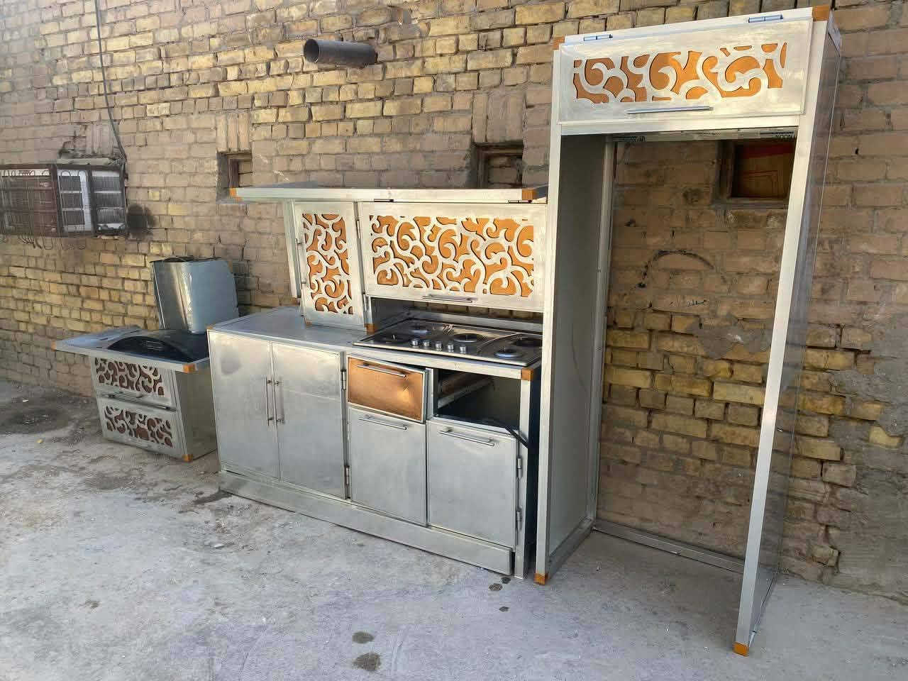 كاونتر للبيع مستعمل مع طباخ مستعمل مع مفرغه السعر 300وبي مجال الديوانيه قرب كراج التحدي لاتصال عل رقم***********
