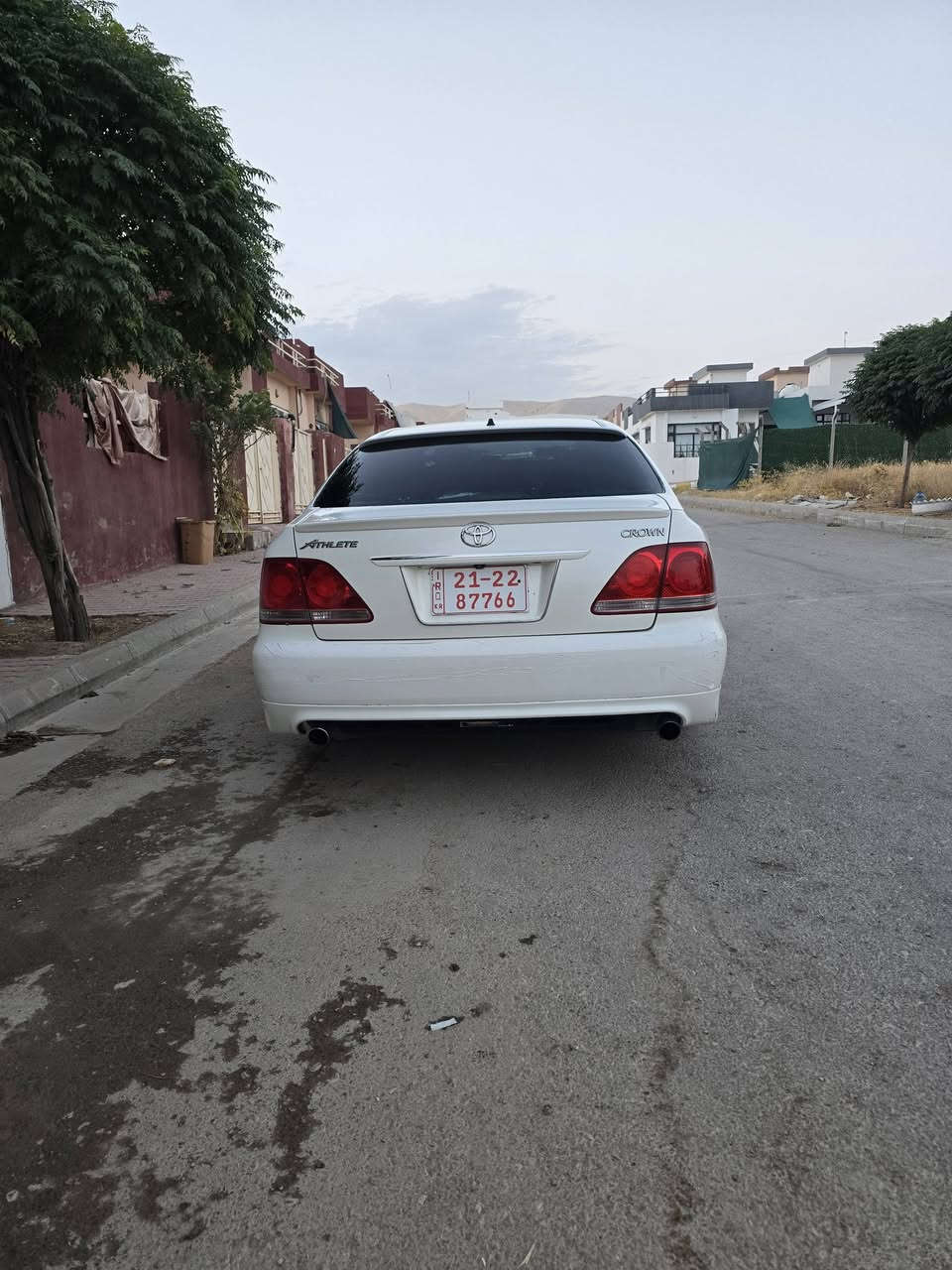 هەموو زانیاریەکان وەک خۆی نوسراوە 
180 ی 2005
ئەتڵەت 3دووگمە سڵایت 
5بەسمە و بلوتوس بیلاد 
ناوسور کوشن جڵد 
ئێمپیفایەر 
بڕاوەی کامل بە پلێتی 2ملم دوراوەتەوە عەزل کراوە بۆیاخ کراوە 
برێکی بەسراوە دەشبوڵی داگیراوە گەرمیەکانی کامل گیراوە 
وایەرمەنی گۆڕاوە   
کۆمپلێسەرو ڕایتەری تەبریدی لۆک و تازە بۆم داناوە وەک سەلاجەی لێیە 
کۆدی بەناو خۆمەوەیە 
سپۆرتی بیلاد یابانە 
سوکانەکەی وەک ئاوە نەرمو تایبەت 
کەڤەر گۆڕاو نیە کامل بۆیاخ نیە دەعمی نیە 
بۆیاخی سەقفی نیە 
نرخی 57وەرەقەو مەجالێکەم 
گۆڕینەوەش ئەکەم بەڕۆیاڵی فول
*********** واستئەپ
