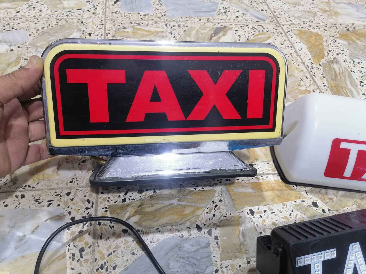 للبيع • البياع الشرطة الخامسة