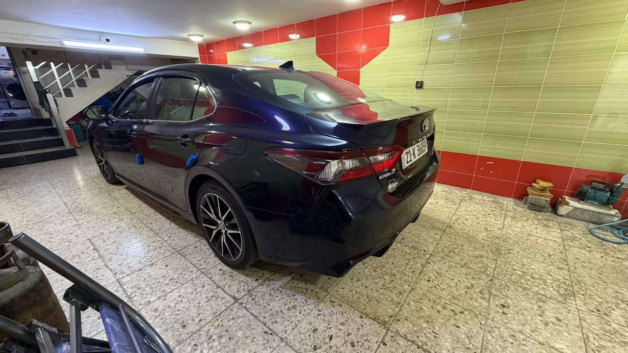 كامري 2021 SE للبيع السياره موضحه بل صور وياهه سونار موجود هم بل منشور السعر 170 وبيهه مجال للأستفسار ***********
