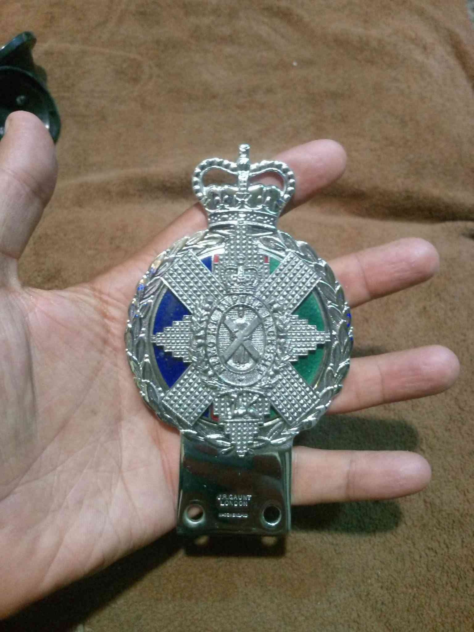 بوري  وباجات اصلي اسلايت  مع براغيه فحص
الباجات كلهن اصلي اصلي فحص  ومختلفات  عددهن 5
ابيع. كامل.  او مفرد 
للاستفسار ***********
