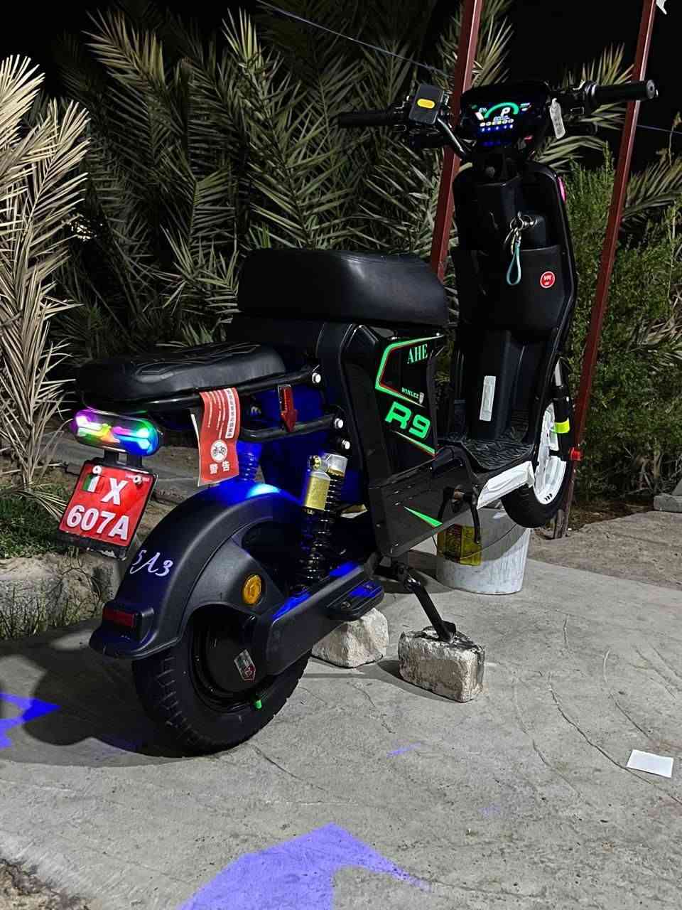 السلام عليكم شباب درجة للبيع نوع r9 دراجه جديده مديل 26 بطاريات 32انبير ولي,تقره 65ڤولتيه عنوان بصره ابو الخصيب قرب الندلس سعر،465وبيهه مجال🪬رقمي ***********
