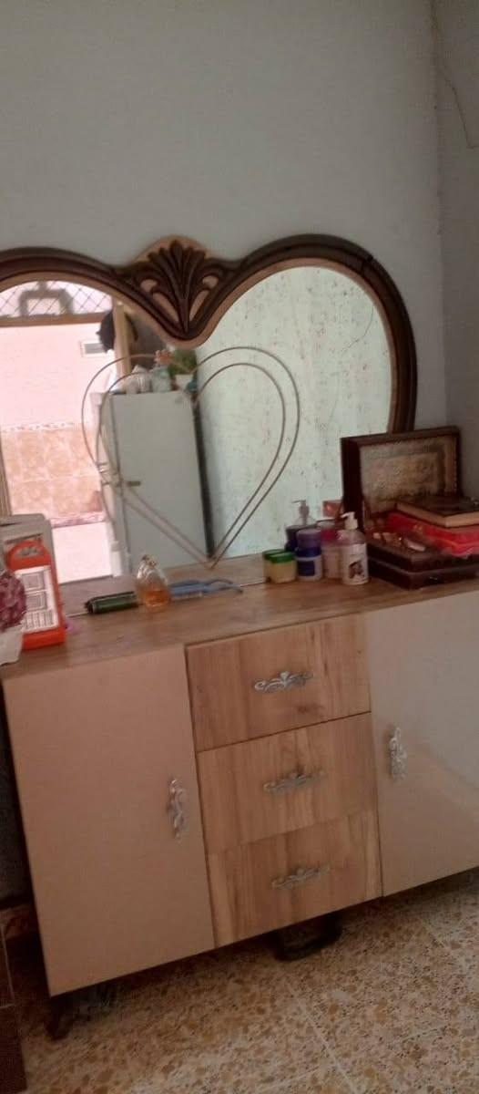 سلام عليكم اخوان غرفه ايطاليه للبيع سعر 900 وبيه مجال عنوان الفلوجه الاتصال والاستفسار علا الرقم *********** سكن فلوجه اتصل عل رقم وبيه وتساب
