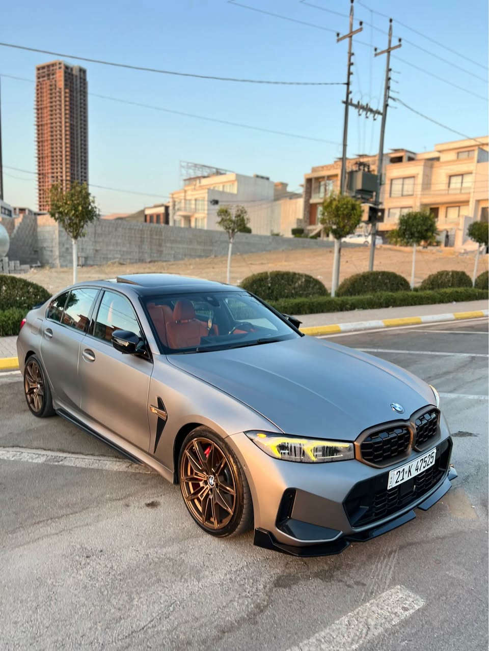 Bmw M340i 2023
سەیارەکە زۆر تازەیە 
سیستەم صاڵانصای لەسەرە

فول مواسەفات
داتاشۆیە 
کوشن گەرم سوکان گەرم 
ویلی M3
چەمەلەخەکانی M3

مەکینەی نەکراوەتەوە 
90 هەزار کیلۆمەتر ڕۆیوە

گێڕ و مەکینەی بەشەرت
ڕۆنی تازە گۆڕاوە
تایەی تازە
کامل بۆیاخ مات کراوە 
پێشو دوا کەپس
ئێرباگ سوکان و شان تەقیوە 
شوێن: سلێمانی
*********** السليمانية, العراق
