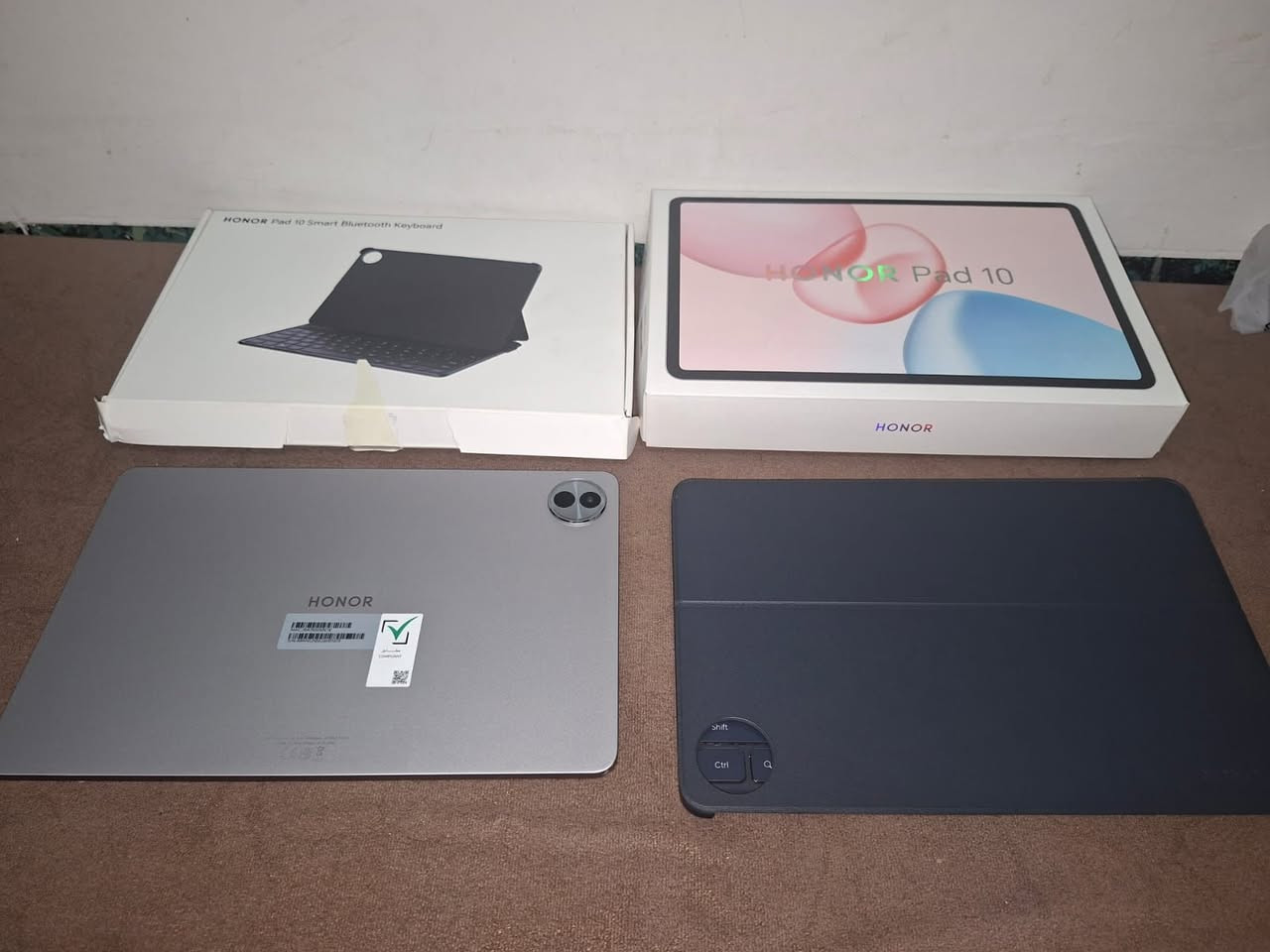 ايباد هونر اكس 10 ذاكره 256 فول  مواصفات استخدام شيء قليل شرط على الفحص السعر 400 الرقم ***********
