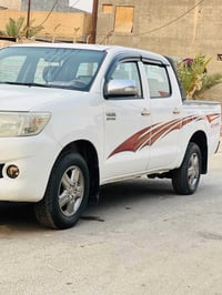 هايلوكس ٢٠١٤ • جير عادي • قضاء الدير