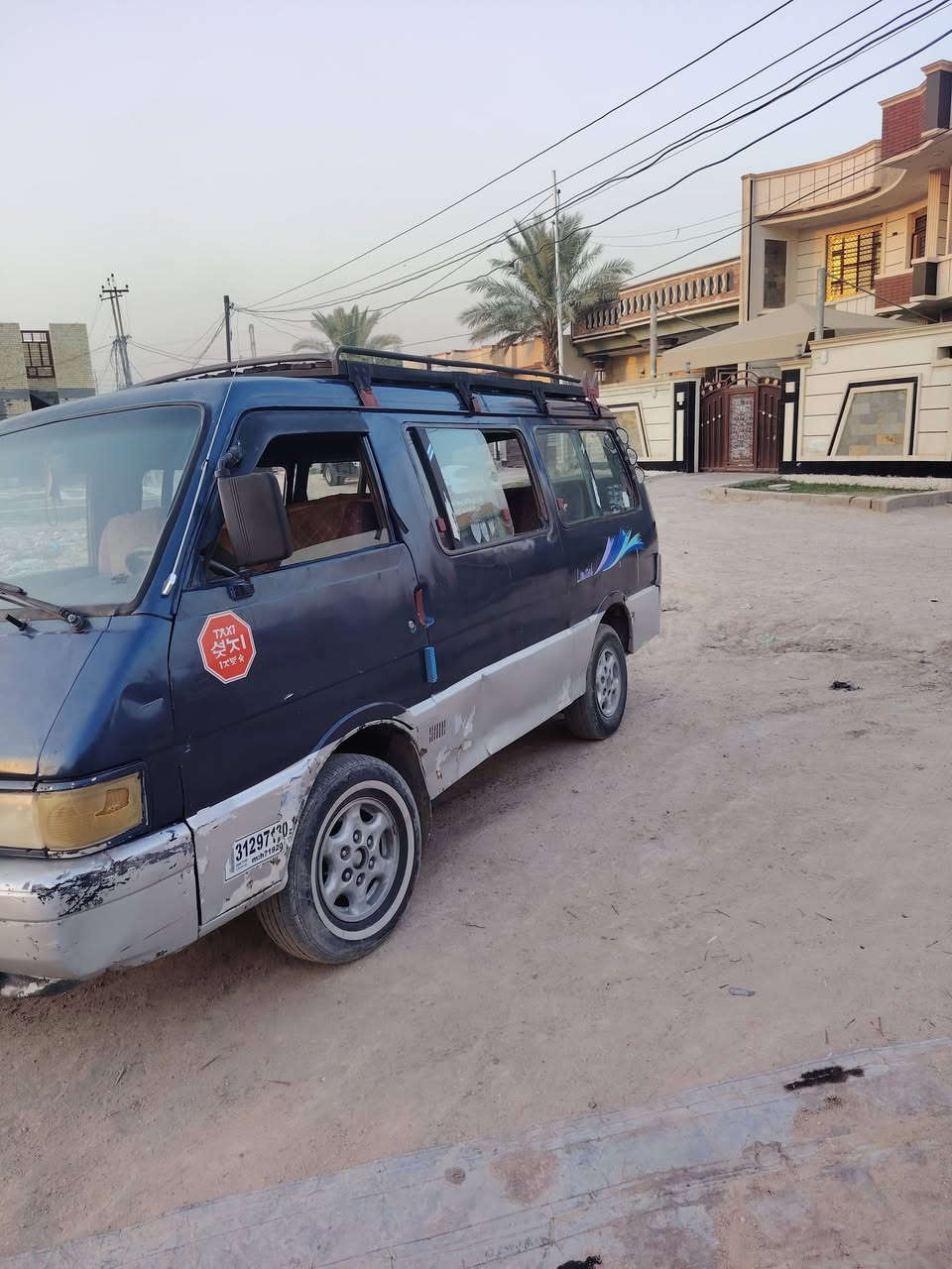 السلام عليكم كيا بستا للبيع موديل 95السنويةل 27 كير اكسن محرك السعر 35وبيها مجال بسيط رقم الهاتف ***********
