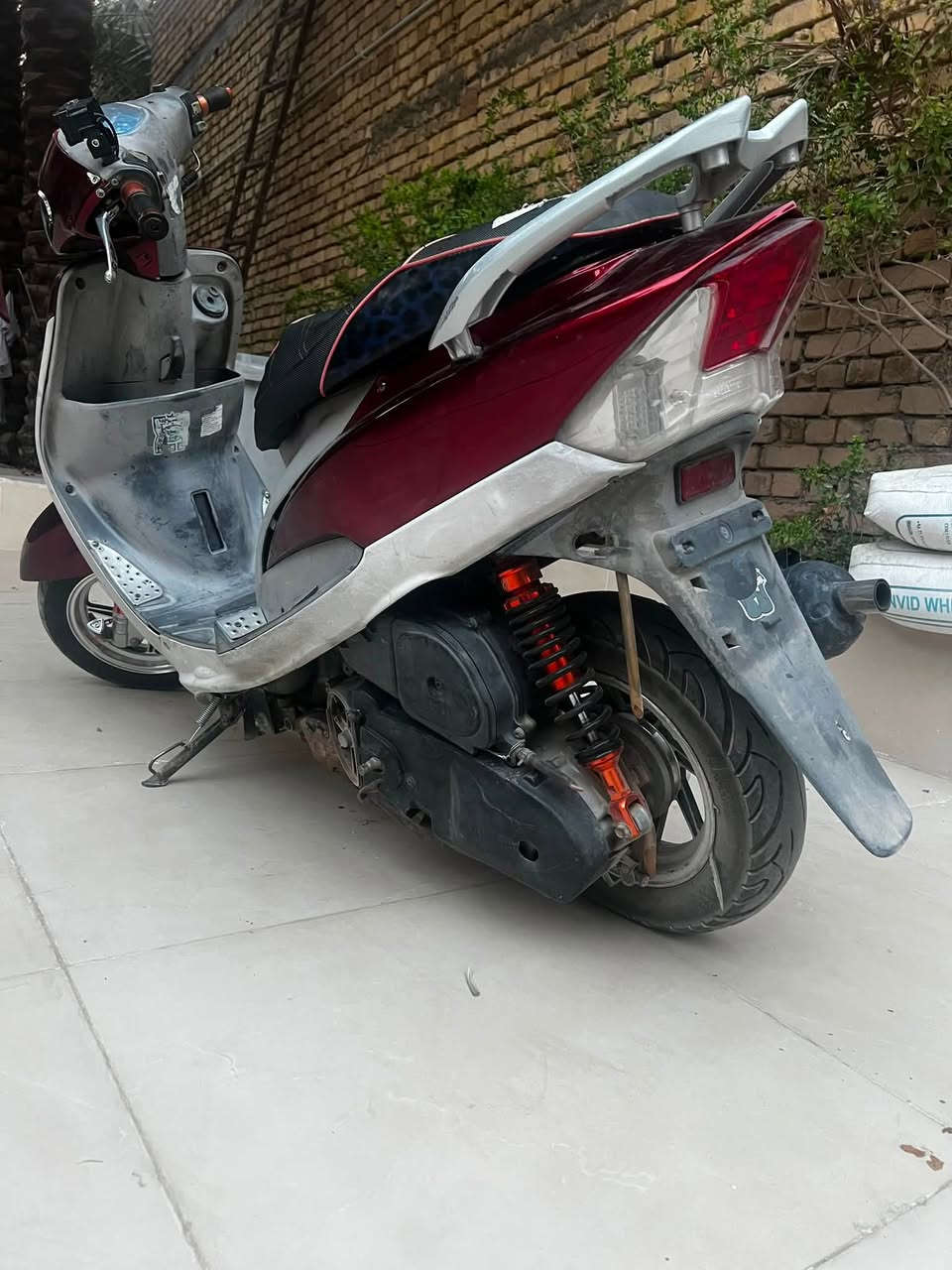 دراجه ماكس منغولي بوشه 55 مفتوحه مرا وحده دراجه خير من الله شلعه ومعدل لا تبخير لا نضوح دهن صوت بس الصالنصه تسمع كلشي شغال بيه ماعده الگلوب الامامي عوزه فيشه بس
كلشي بيه بلادي من كابريته ضفيره  ملف عقل كلشي بيه بلادي  وتزويد شي بسيط من كلج امامي ودبلات رياضي ويلات وسلف 55 رياضي  وصالنصه fm كفرات بلاديه موجوده (رصاصي) 
السعر 650 وبيه مجال  
الرقم :- ***********
المكان ناصريه شارع بغداد قرب شارع علي العصمي

