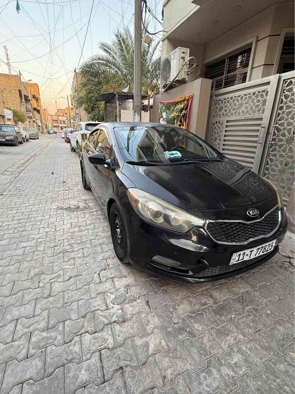 فورتي 2015
 
محرك 1800 دوش المرغوب بدون تبخير بدون تنقيص 
كير AT
مواصفات عادية
تحكم ستيرن 
2 انظمة قيادة ( عادي + اقتصادي Eco )
نظام مانع انزلاق 
حادثها موجود بالصور وبيها تبديل باب خلفي (اصلي) وصبغ البنيد 
ماشيه 122 ميل
التبريد ثلج 
شاشة اندرويد ( سوق بلي و يوتيوب ) ومسجلها الاصلي موجود
صدر كامل جديد قبل اقل من شهر مبدله 
وعليها ادامة بداية الصيف على المحرك 
سياره جاهزة مابيها اي نقص 
السعر 95 وبيها مجال بسيط 
الرقم بغداد الانكليزي الجديد و السيارة بأسمي و التحويل مباشر

ملاحظة / السيارة بيها جراد خفيف بالقمارة و يحتاجلها بولش فقط 
العنوان : الطوبجي 
للاستفسار راسلني خاص او اتصل( *********** ) بغداد, العراق
