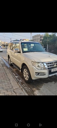 للبيع باجيرو حبتور 2015 ماشيه 107 رقم بغداد كفاله عامه السعر 170 الهات...