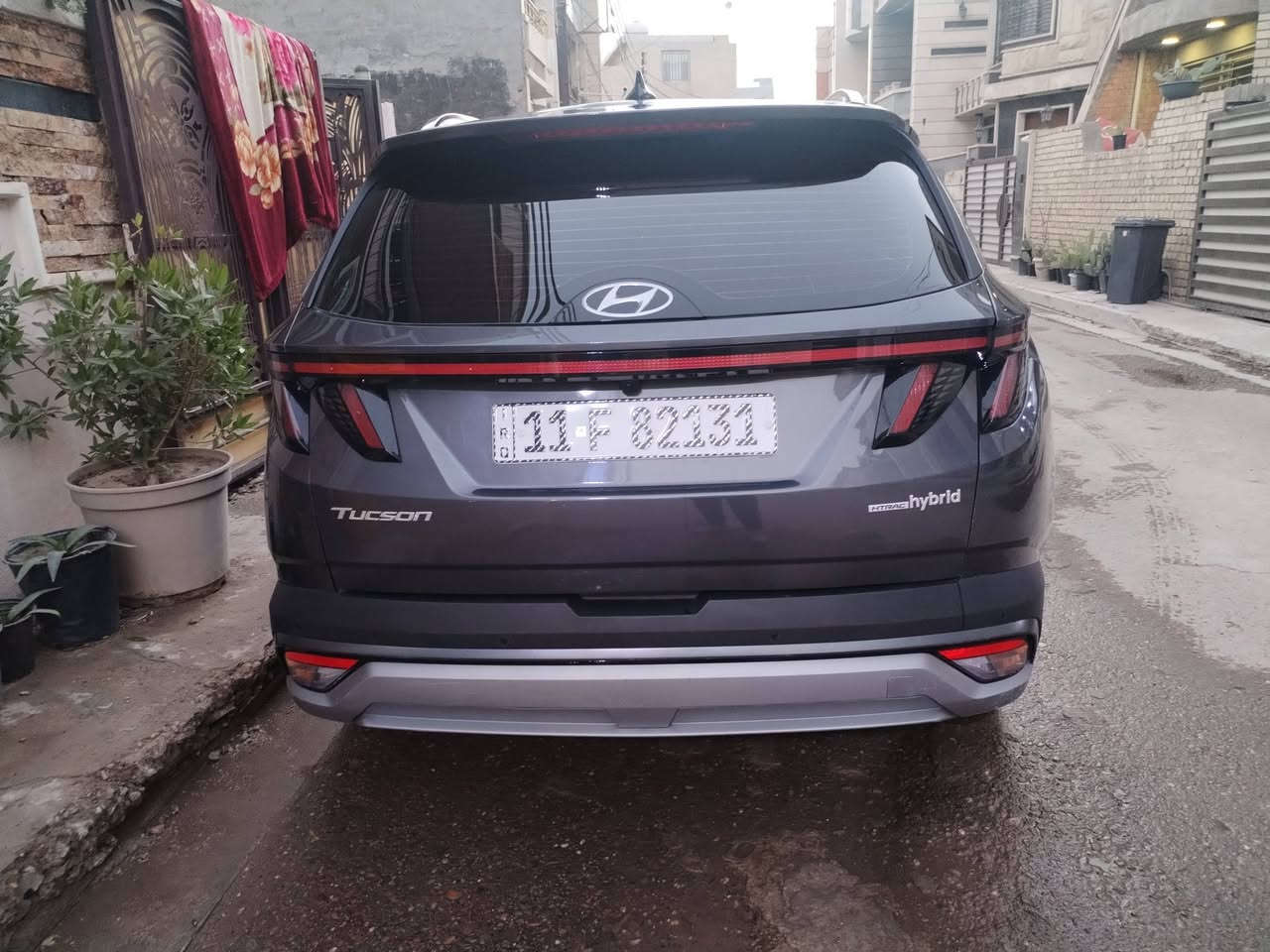 2025 Tucson limited هايبرد
توسان لمتد اعلى مواصفات لون فيلي شذرة 
فور ويل
رقم بغداد 
ضرر تبديل جنطه وصبغ نص الجاملغ الخلفي جهة السكن 
باقي السيارة كفالة  
السيارة بدون إرباك 
السيارة جديدة ودخول جديد واخت الزيرو بعدها 
ماشية  12  الف ميل 
1- محرك 1600 توربو هايبرد 
2- بانوراما 
3-اربع كامرات امامي وخلفية وجانبية بالمرايات 
4- حساسات امامية وخلفية ١٢ حساس
5- رادار امامي وجانبي وخلفي نقط عمياء 
6-تتقدم وترجع بالبصمة 
7- كشنات جلد ابيض وكهرباء الاماميات 
8- تبريد وتدفئة كشنات امامية وستيرن تدفئة وكشنات خلفية تدفئة 
9- كير تعليك و شفتات ستيرن 
10-خزن كشنات
11-لايتات عدسات تختلف عن العادي
12- صندوق كهرباء ومن تقترب منة يفتح  
13- داتا شو تعرض على الجامة الامامية 
14- سستم صوت Bose مع دمام بالصندوق
15-اوتو هولد
16- مساعدة النزول من المنحدرات 
17-شاحن تليفون واير ليس 
18-حساس قراءة العين 
19-الوان داخلية تتغير ١٠ الوان بيها 
20- انارة داخلية led 
21-شحن تايب سي 
22- ويل كب حجم ١٩ 
23- شاشة كبيرة ابل كار بلي واندرويد اوتو 
24-مرايا قلاب عند الرجوع للخلف
25- كامرات مع الاشارة
26- رادارات وسياقة ذاتية ومرايا تعتيم ذاتي
27- السيارة فور ويل 
السيارة جديدة ومابيها اي نقص 
مكان السيارة بغداد
بدون ارباك 
 *********** واتساب ***********
