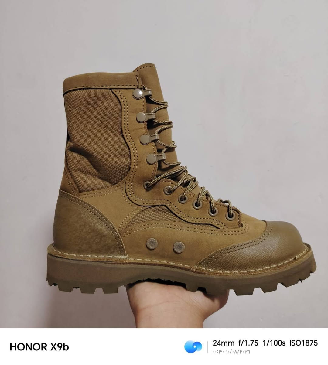 متوفر بسطال دانر ( Danner) مارنز اصلي امريكي بل كارتون اللون صحراوي خامه جلد طبيعي ثلاث طركات فول طبي يجي خياط شركه يعني مستحيل يطك او يخلع قطعه وحده فقط سعر١٢٠ لا غير قياس 6.5R للتواصل واتساب *********** لا يوجد خاص لان مغلق
