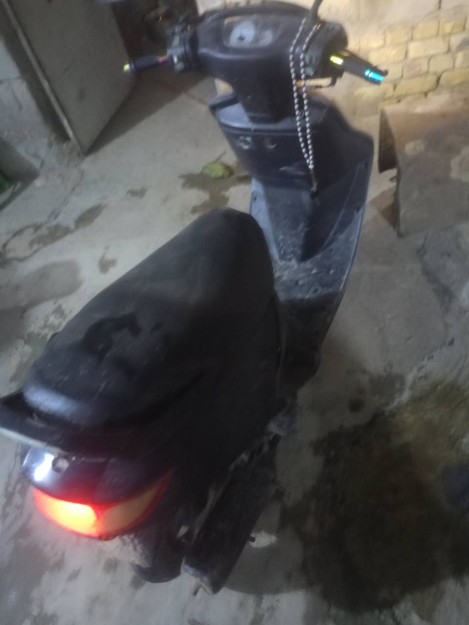 سلام عليكم درجة فراشة للبيع مجفته جديد قبل شهر تخم تاير كهربائية شغاله السعر 200الف المكان بابل الحمزه الغربي ***********
