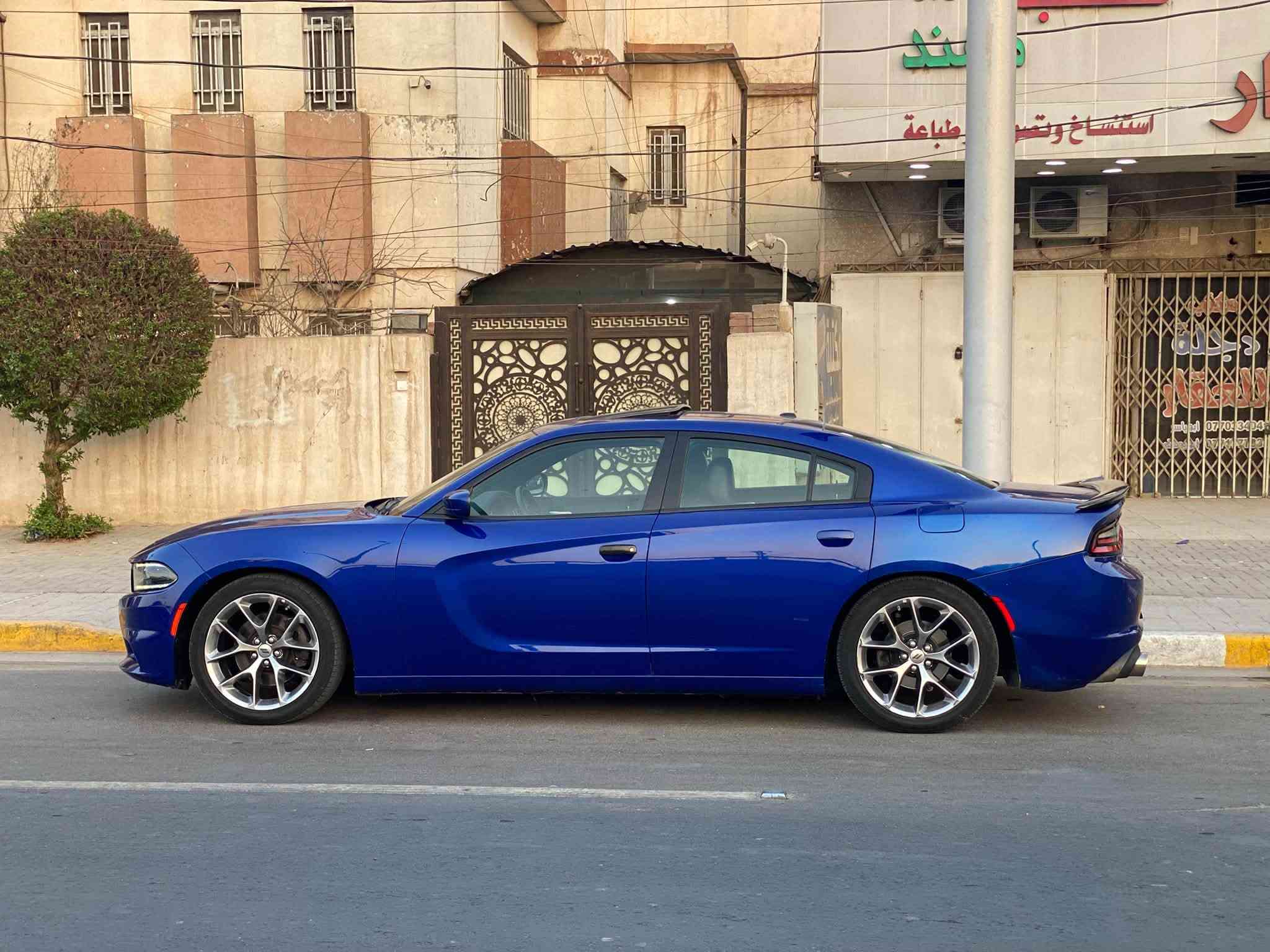 للبيع جارجر خليجي هارلم موديل 2020 رقم بغداد باسمي ماشيه 35 الف بيها بارد بالجاملغ الامامي ورشة صبغ بالجاملغ الخلفي اثر طخه بسيطه مكينه 3600  6 سلندر 
بصمه تشغيل وابواب
فتحه
شاشه ابل كار بلي
كشن كهرباء 
قطعتين تبريد 
حساسات وكاميرا خلفيه وكروس سرعه 
تشغيل عن بعد
السعر 228 وبيها مجال مكاني بغداد ورقمي ***********
