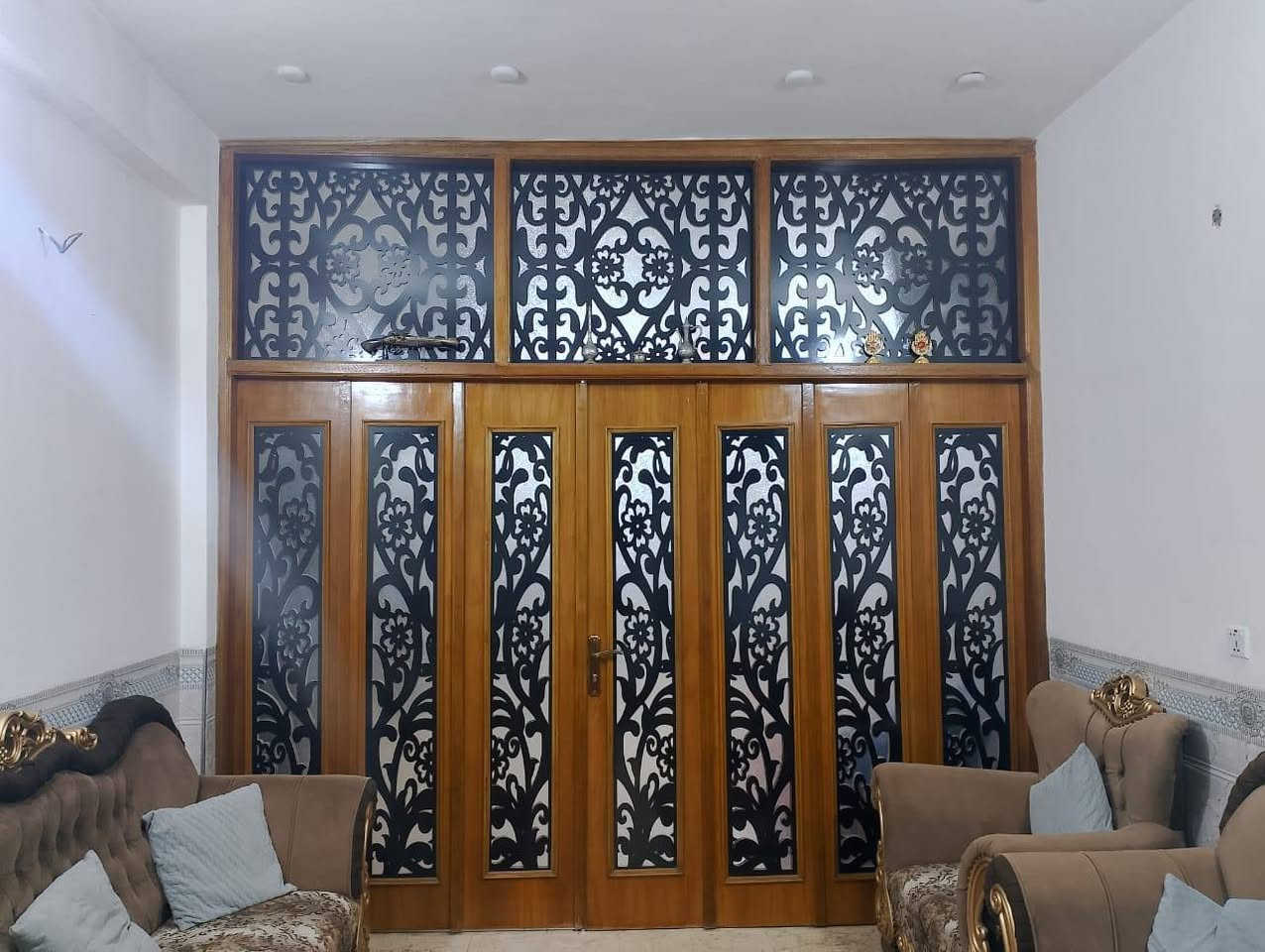 🏡 للبيع – بيت 100 م طابو ملك صرف   طابقين ونصف سنه- البناء 2025
📍 الموقع: البلديات – الصحفين 
📌 خلف معجنات عسل قرب الشارع العام 
━━━━━━━━━━━━━━━━━━
🏠 مواصفات العقار: 🔹 المساحة: 100 متر 🔹 طابقين ونصف
 الطابق الاول استقبال صاله مطبخ  غرفه نوم  خدمات خارجي وداخلي 
الطابق الاثاني غرفتين نوم +خدمات 
الطابق الثالث غرفه نوم + خدمات 
━━━━━━━━━━━━━━━━━━

📞 للاستفسار  ☎️ ***********

