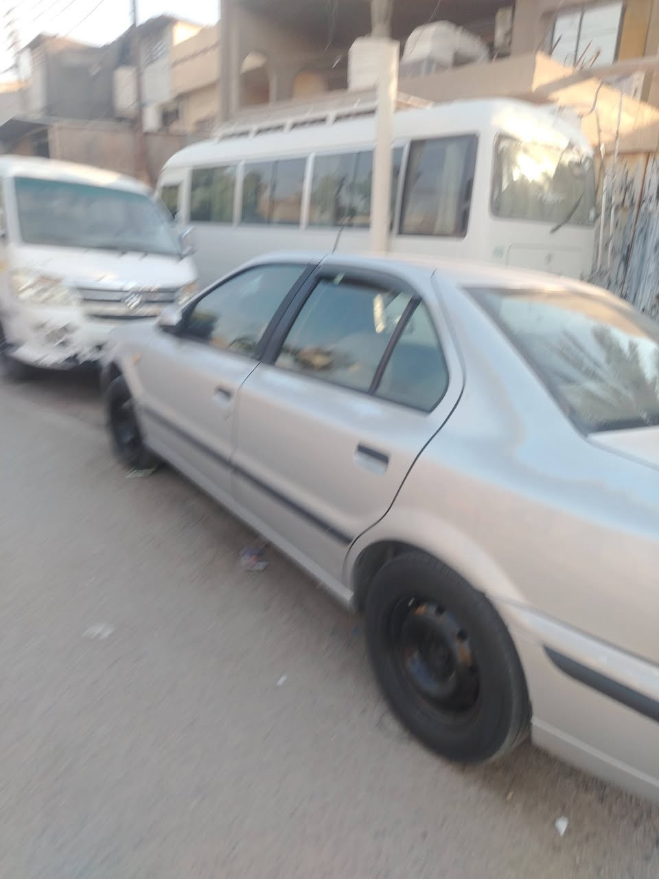 سمند موديل 2012 رقم 📱 بغداد رصاصي اللون عظمتها حلوة سيارة 🚗 مامتعوبة مال موظف رقم صاحب السيارة ***********
