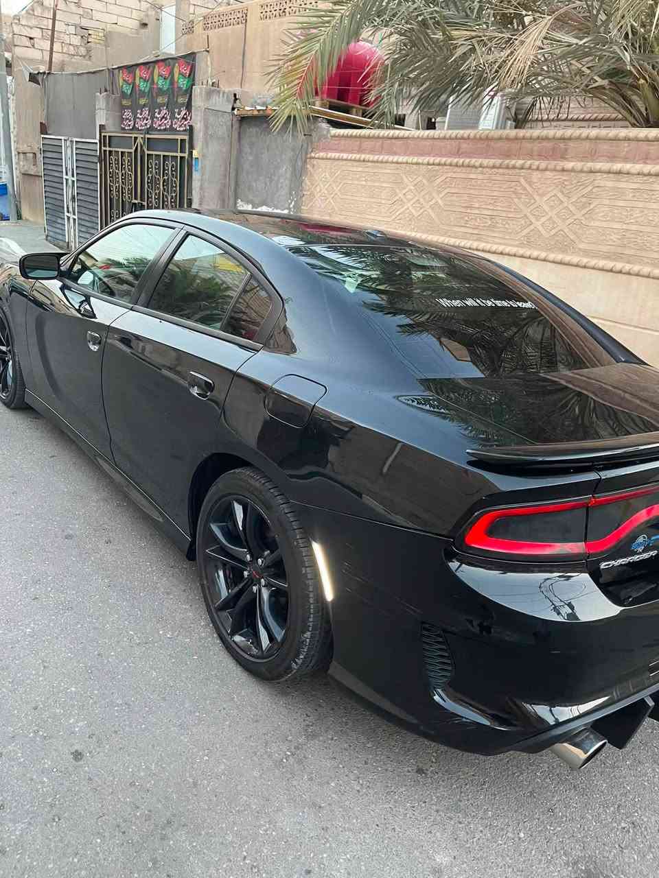 سلام عليكم جارجر مديل 2018وارد كندي كلين بدون حادث داخله  سياره بسمي تحويل ثاني يوم رقم بصره الجديد سنويه لحد 2029
حادثه بلعراق صار بيه قبق جنطه وتعديل بل حوض الخلفي جدا بسيط وبيه باردات بسيطه شوفت عينك  يرادله تلحيظات بل حدادايه 
سياره تو ويل مو فور ويل 6سلندر 3600 محرك مكفول من الفتح والتبخير والتنقيص
عليه اضافات كت كامل SRT
دركهSRT
دعاميات SRT
بنيد SRT
عليه منضومه بوابات كزوز 
سياره كلش حلوه وجديده 
ملاحظة /سياره مامشتغله خط دوم
مكاني بصره مشراك الجديد 
رقم الهاتف ***********
