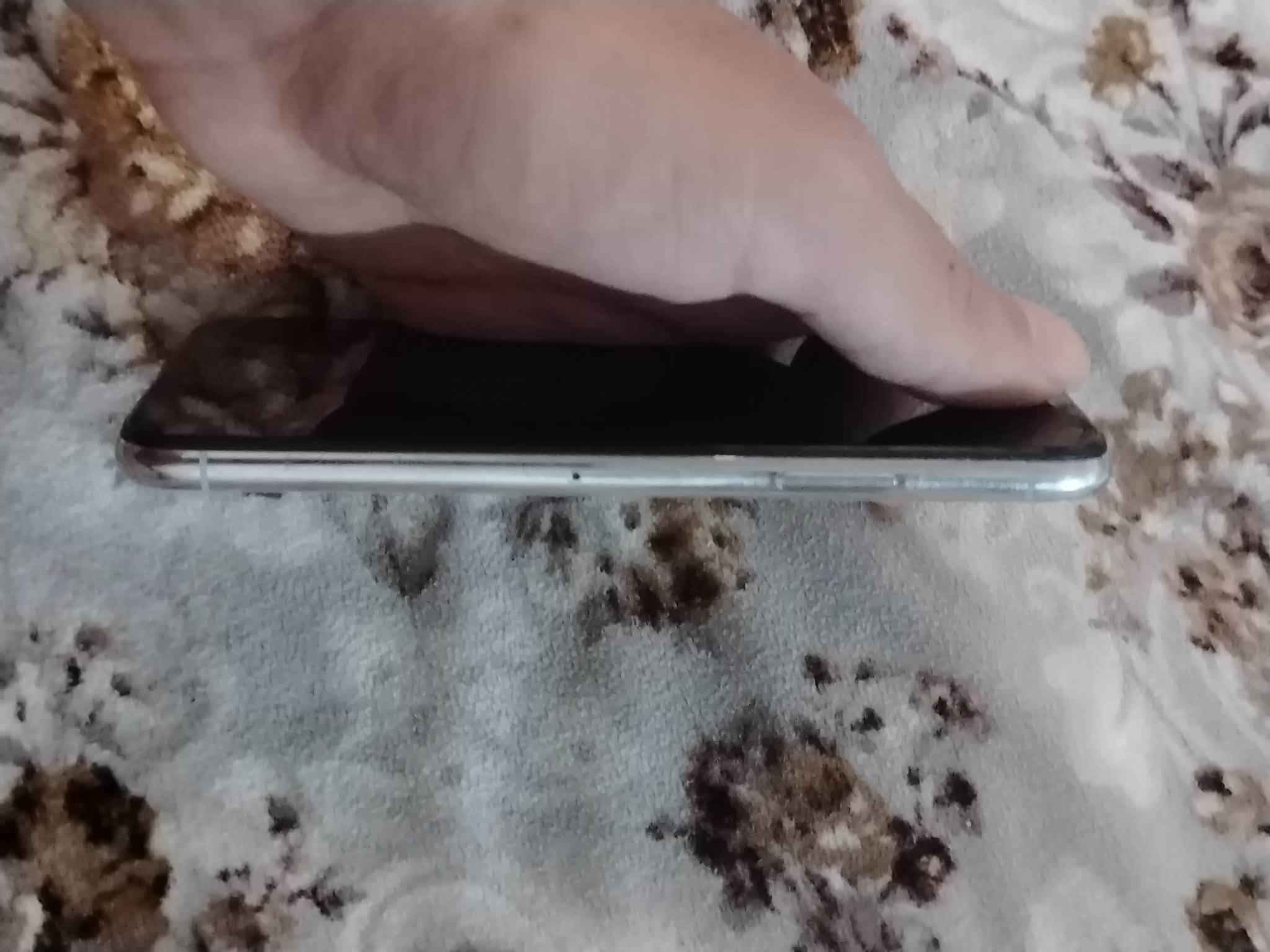 ايفون اكس اس ٢٥٦ • بطارية ١٠٠ • شاشة مبدلة