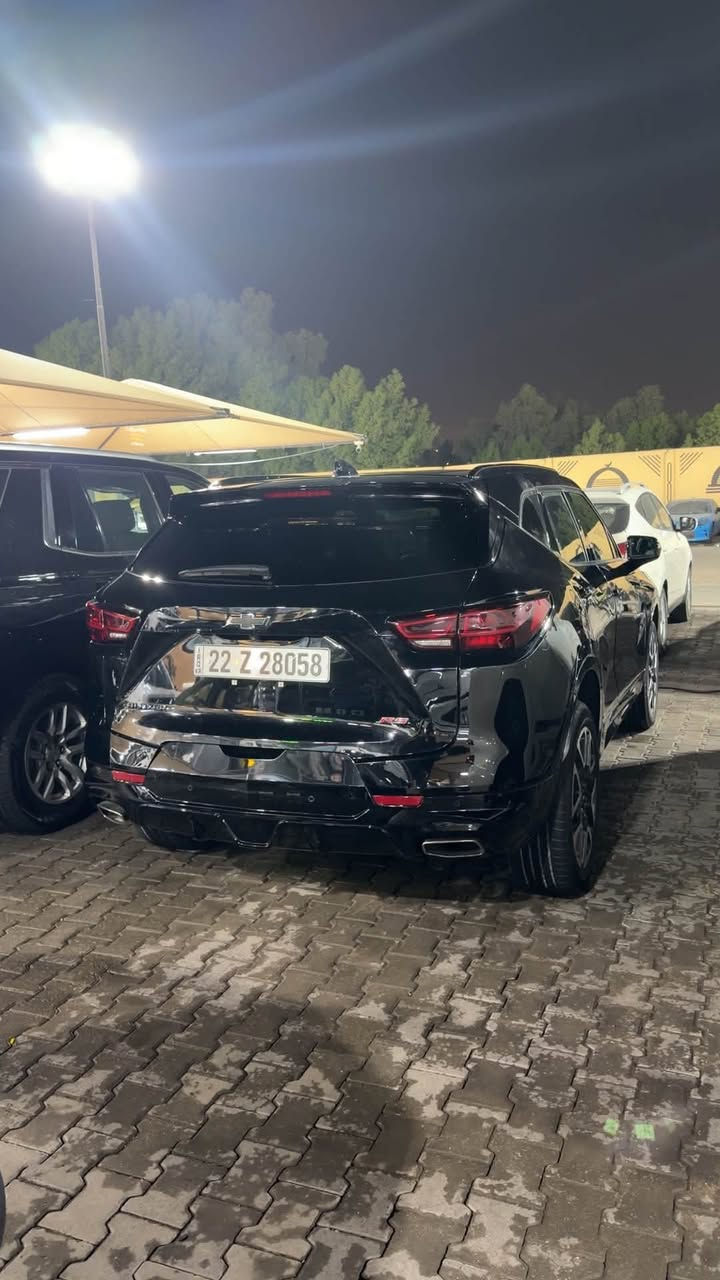 السلام عليكم
بلايزر ٢٠٢٤ RS
الضرر بابين وجبتله بابين نفس اللون  بدون بنراما مكانه كربلاء 
السعر ٢٤٥ ورقه ***********

نص مكتوب في الصور:
- 19/25