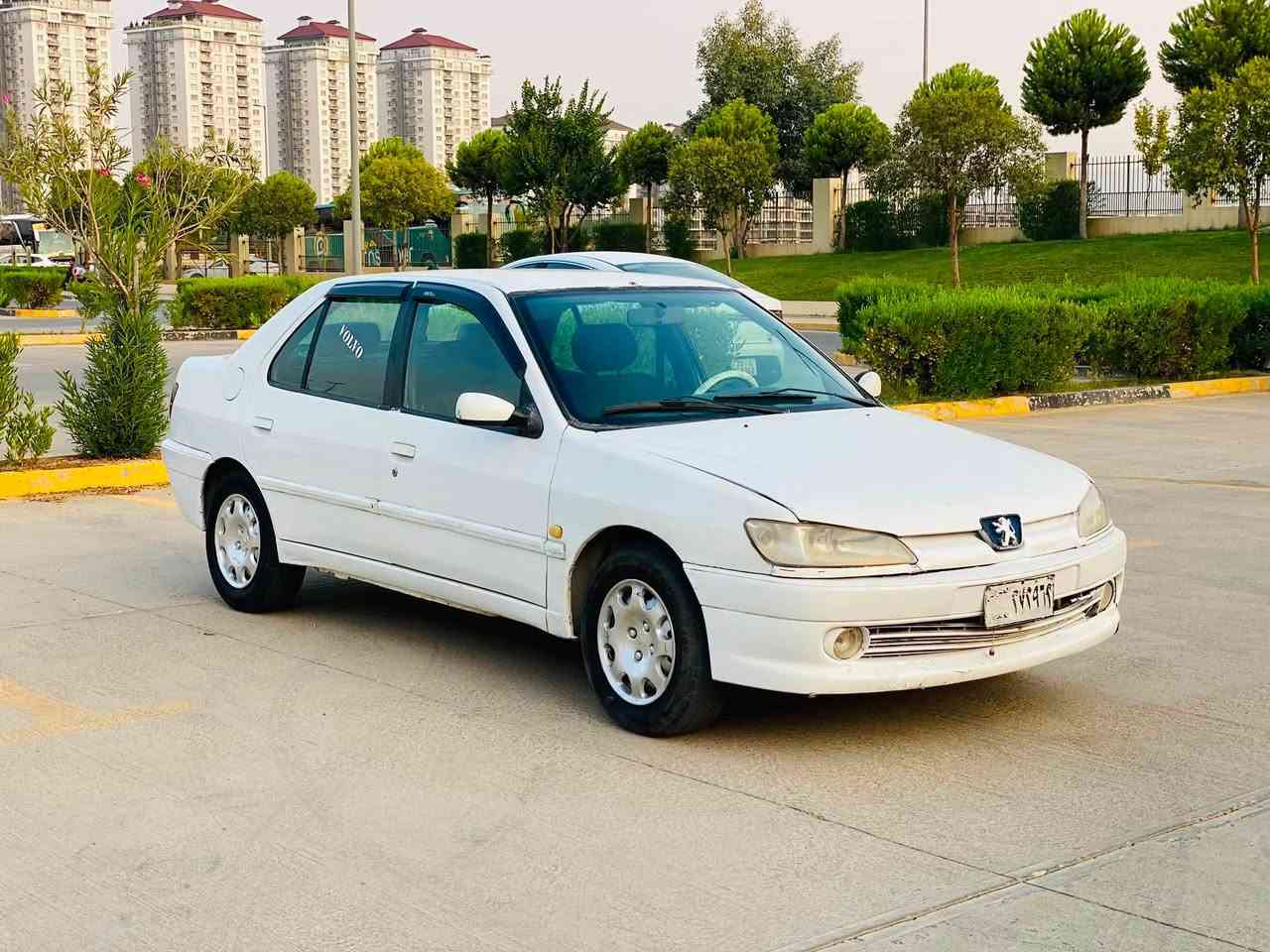 سڵاوی خوای گەورەتان لێبێت
بیجۆ 307 مەكینە سپی
گێڕ عادی جام كارەبا
چوار تایەو ویل لۆك
پێشو دوای كەپسە
سەقفو شانی لۆك
كارەبای و هەموشتێكی ئیش ئەكات
ئارمی هەبو ون بوە بە علوجی ئەیفرۆشم
كەفیلی ماڵی مەدەنیو كێشەی یاسای نە بێت
سعری ۹   ورەقە مەجالی برایانە 
وەك رەسمەكان نەبو پارەی ڕێگاگەت حایدی من
لە سلێمانیم
***********
