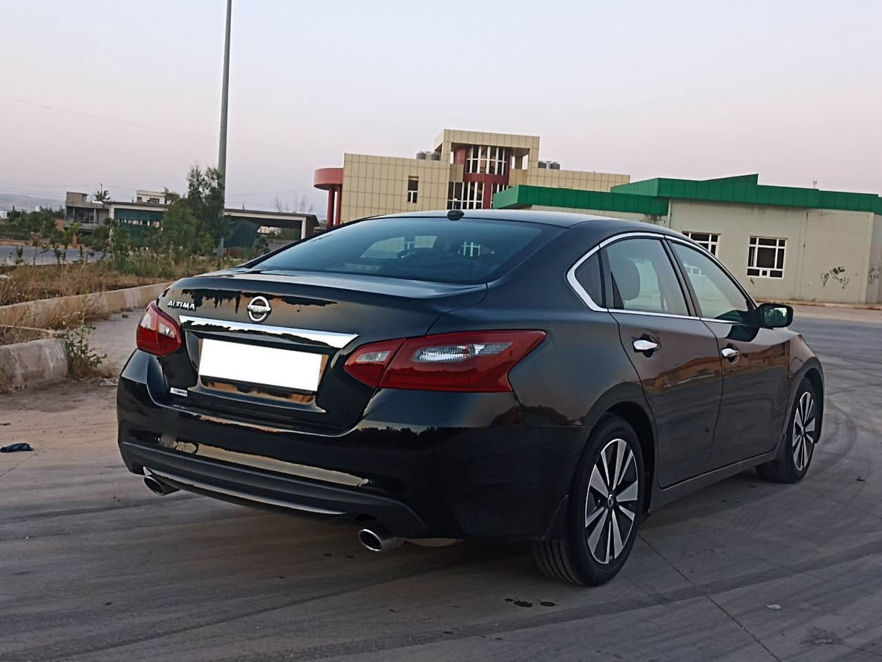 فرۆشتنی زۆر خێرا
نیسان ئەڵتیما 2018 ڕەشی بریقەدار S
77,000 مایل ڕۆشتووە 
 (ڕەقەم): سلێمانی
سەنەوی: تا ساڵی 2030 تازەیە 
کوشن کارەبایی
ئاوێنە کارەبایی
بەسمە 
شەغال 
شاشەی ڕەسەن
کامێرای دواوە 
ویلی کەپی ئەسڵی (ڕەش و کڕۆم)
گڵۆپ و تەم‌بڕ 
مەکینە: 2.5 لیتر (4 پیستۆن) – زۆر بەهێز
گێڕ: ئۆتۆماتیک (CVT) – 
تەنها سەربۆنیدەکەی بۆیاخە (یەک پارچە)
.ناوەوەی نەگرتووە .
ماڵی دۆستە

گێر و مەکیەنەی بەشەرت 
هیچ کێشەیەکی تێدا نییە 

ژمارەی خاوەنەکەی 
***********
***********
