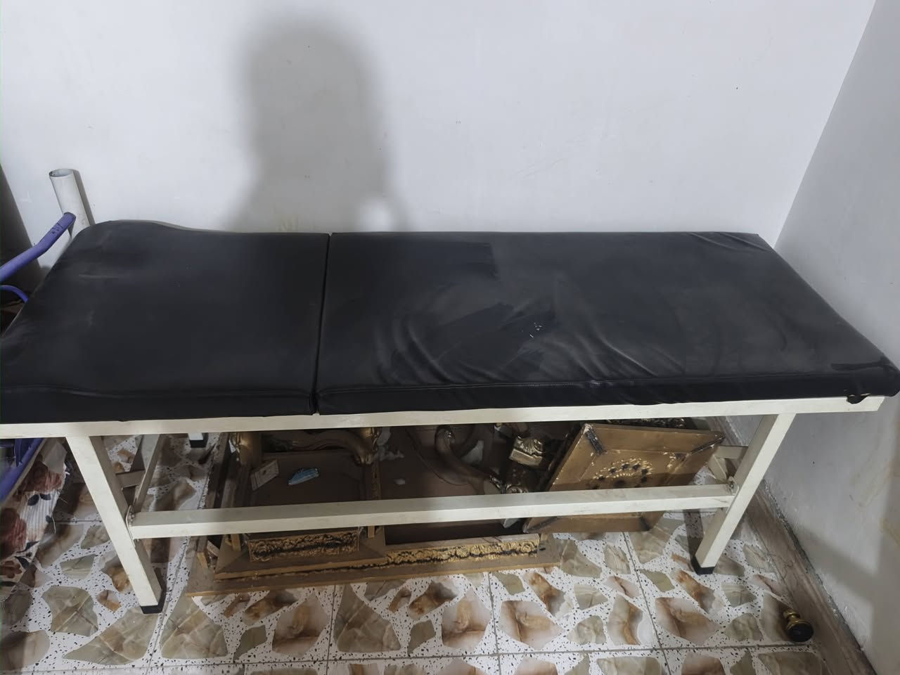 السلام عليكم ورحمة الله وبركاته 
كرسي كهربائي استخدام كلش قليل نظيفة ب 800
سدية استخدام قليل ب 100 
بايسكل جديد بالكارتونة ب 30
كرسي عدد 2 ب100
مكاني بغداد البياع
*********** واتساب
*********** واتساب
