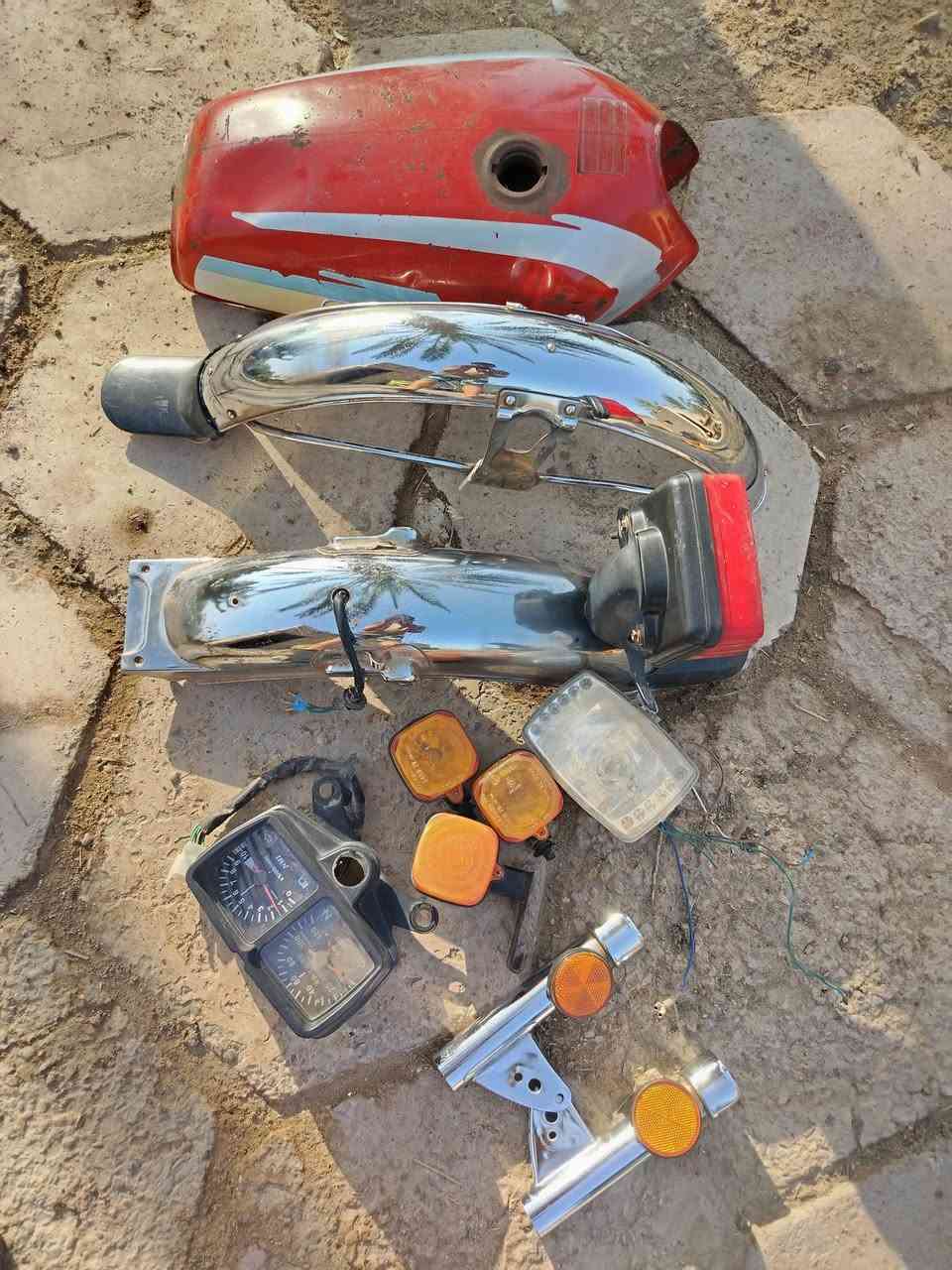 اغراض دراجه موديل 19اغراض كله اصلي ثقيل  اتريدهن شلعه وحده اتريدهن كلمن وسعره سعر خاص واتساب فقط***********
