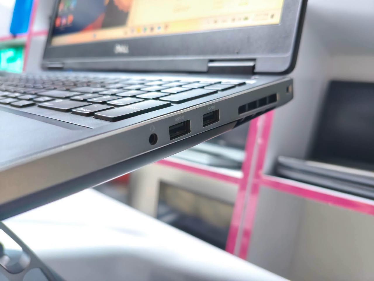 بكرت شاشة خارجي 6 كيكا وشاشة 4k المهندسين وجماعة المونتاج مو تردون دقه عاليه؟؟
Dell precision 7530
I7 8th H
16 GB  DDR4 
512 SSD (2*256) M.2

كرت خارجي انفيديا p3200 6G
كرت شاشه داخلي إنتل UHD Graphics 630 
حجم 15.6 
دقة شاشة فوركي 4K
كامل واصل شامل 630 الف

***********
