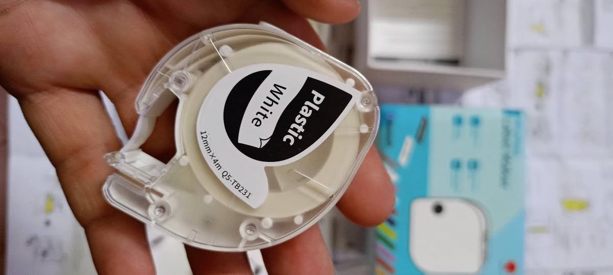 طابعة الملصقات اللاسلكية المحمولة Phomemo P12 Pro Bluetooth Home Label Maker Kit، وهي جهاز صغير وخفيف الوزن يعمل بتقنية البلوتوث لطباعة ملصقات متنوعة ومقاومة للماء دون الحاجة لحبر. [1, 2, 3]
• طابعة ملصقات لاسلكية محمولة من ماركة فوميمو.
• تدعم الاتصال بالهاتف عبر البلوتوث مع تطبيق مجاني.
• تستخدم للطباعة الحرارية ونقل الحرارة بدون حبر سعر 20 مكان حي عامل بغداد توصيل ماكو عندي ***********

