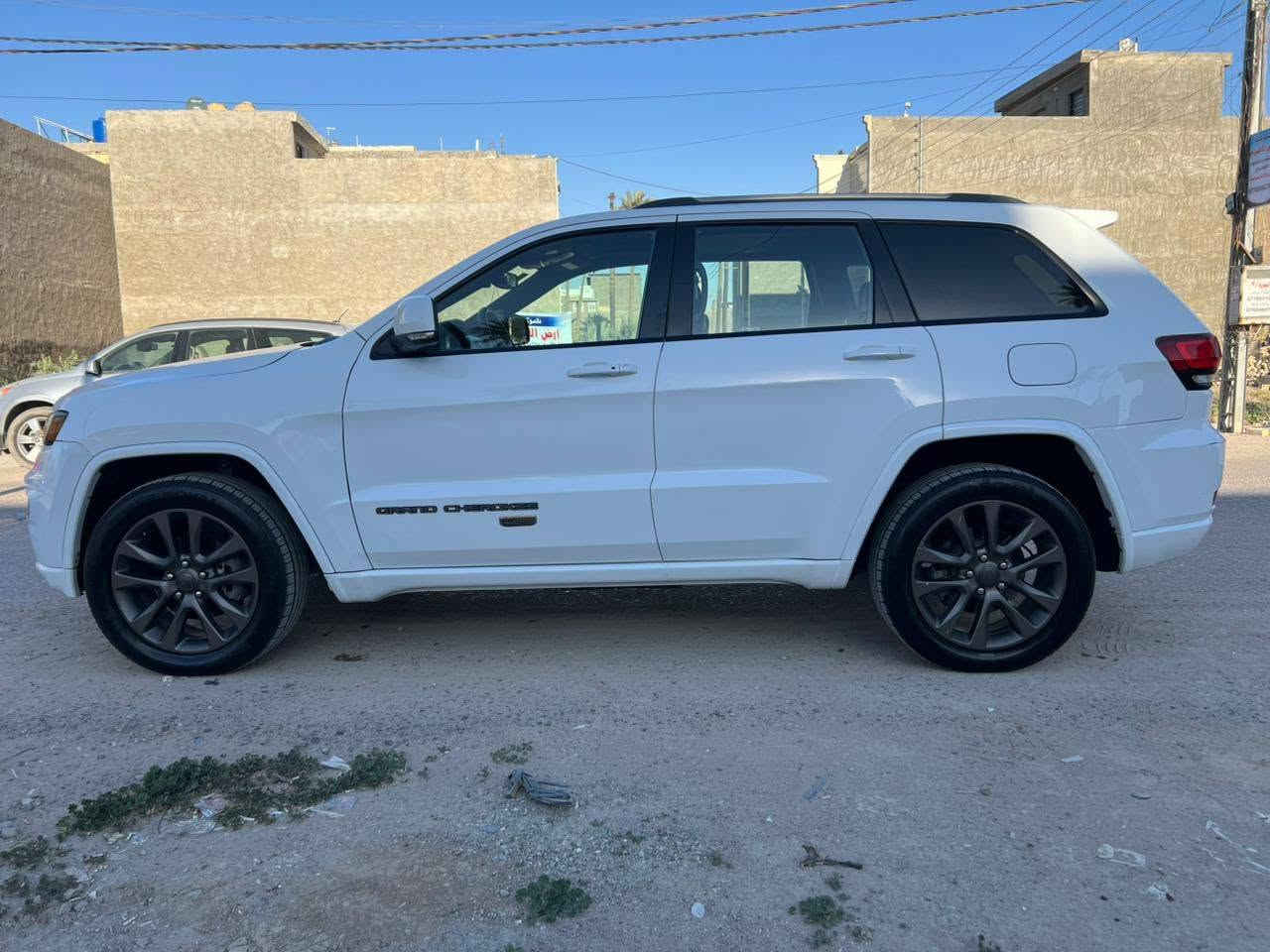 سلام عليكم اخوان جيب لاريدو موديل 2017 امريكي فول مواصفات فورويل 4×4 الضرر جاملغين الامامي والبنيد تبديل مكان السيارة بغداد الوسفيه
السعر 170$ وبيه مجال شويه
التواصل ***********
